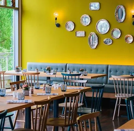 Vienna House Easy By Wyndham 4*